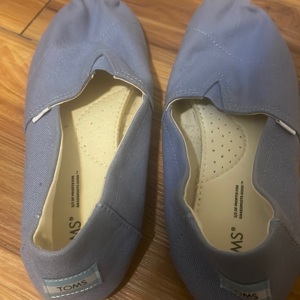 Barely Used Blue Toms